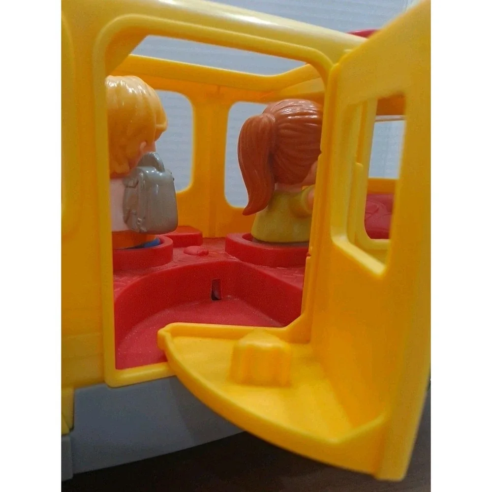 Fisher People Little People Sit With Me Yellow School‎ Bus Light Sound 2 Figures